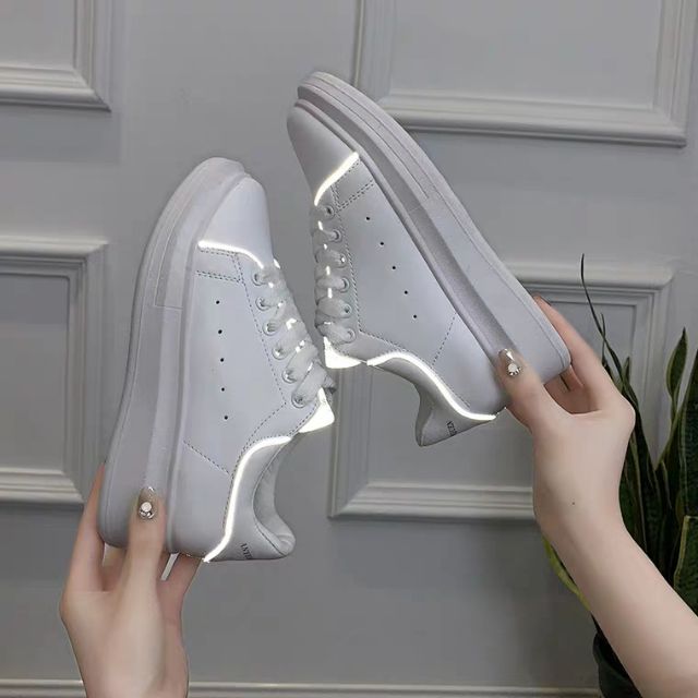 [FREESHIP + FULL BOX] Giày thể thao nữ MCQ gót nhũ phản quang phát sáng mã 888 đế 3cm hot hit | BigBuy360 - bigbuy360.vn