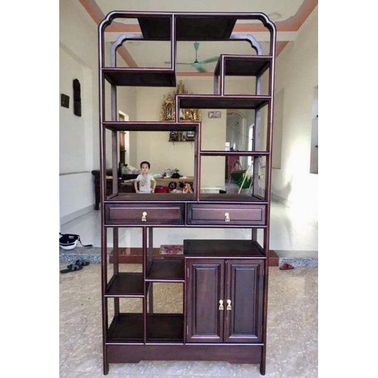 Tủ bày đồ gỗ gụ chuẩn dáng tàu hàng mộng thủng