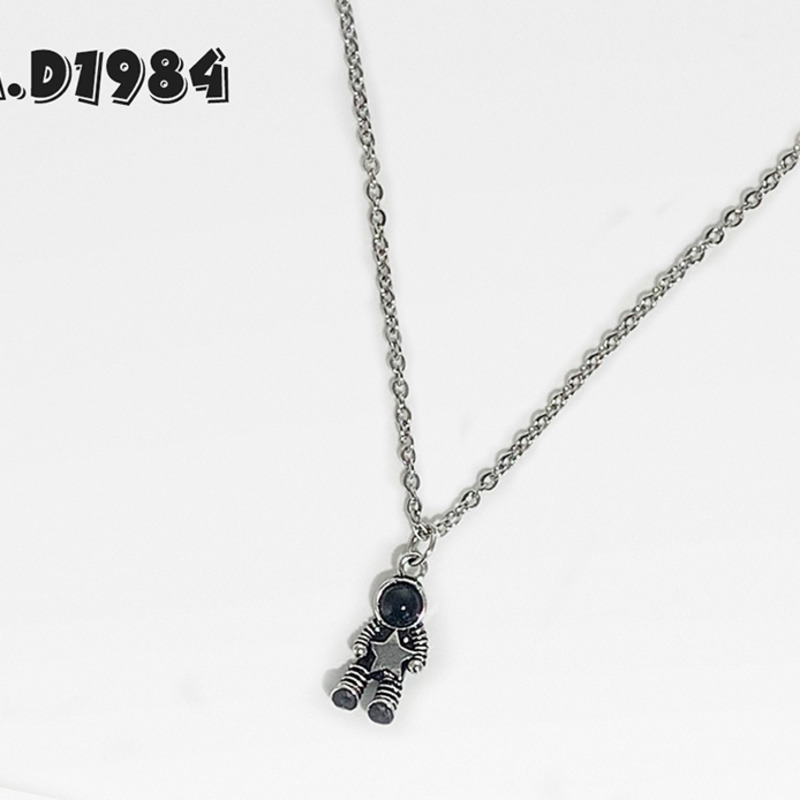 Dây chuyền thép titan mặt hình phi hành gia ngộ nghĩnh thời trang