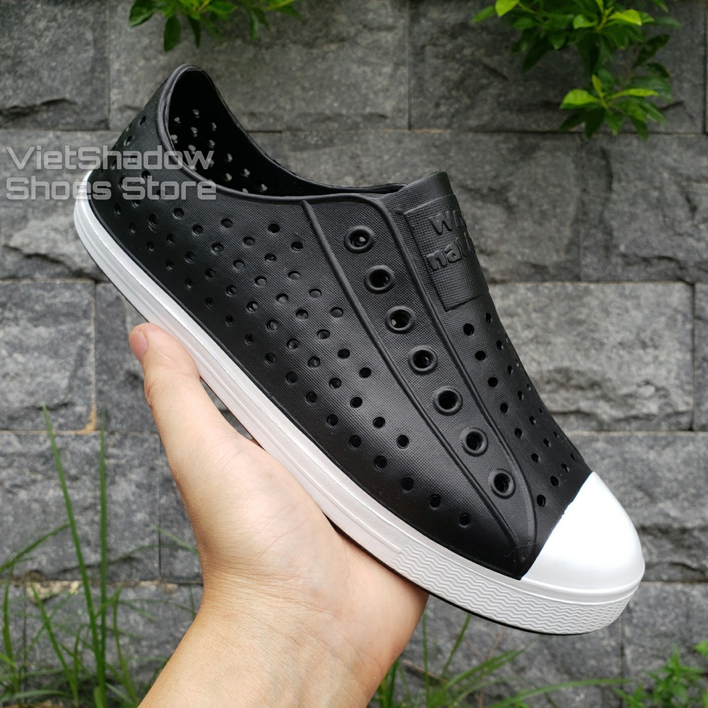 Giày nhựa siêu nhẹ nam nữ - Chất liệu nhựa xốp siêu nhẹ, không thấm nước - Màu đen viền trắng | BigBuy360 - bigbuy360.vn