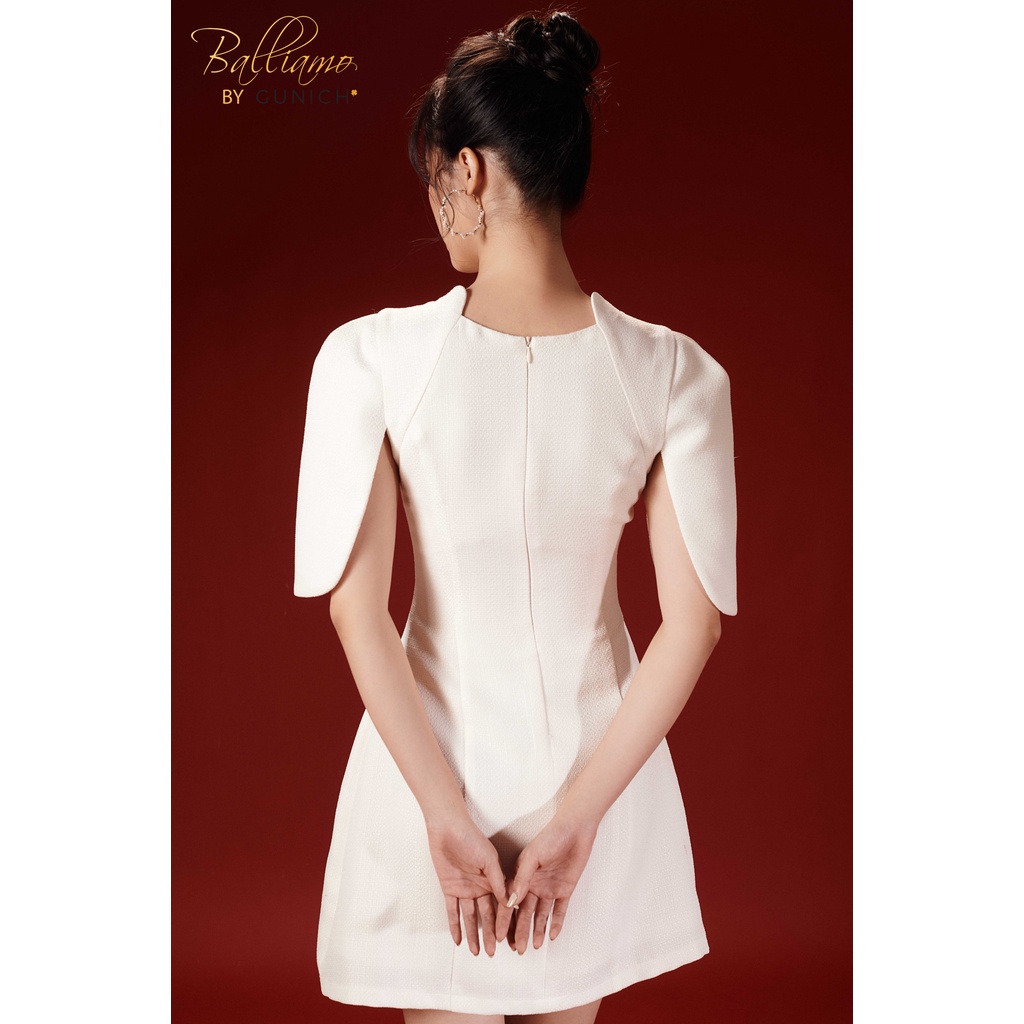 Đầm mini cổ tròn xẻ tay phối họa tiết màu trắng vải cotton Gunich