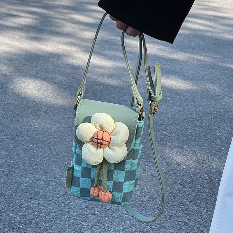 Túi mini đeo chéo hoạ tiết kẻ caro đính bông hoa dễ thương - Elisa Store