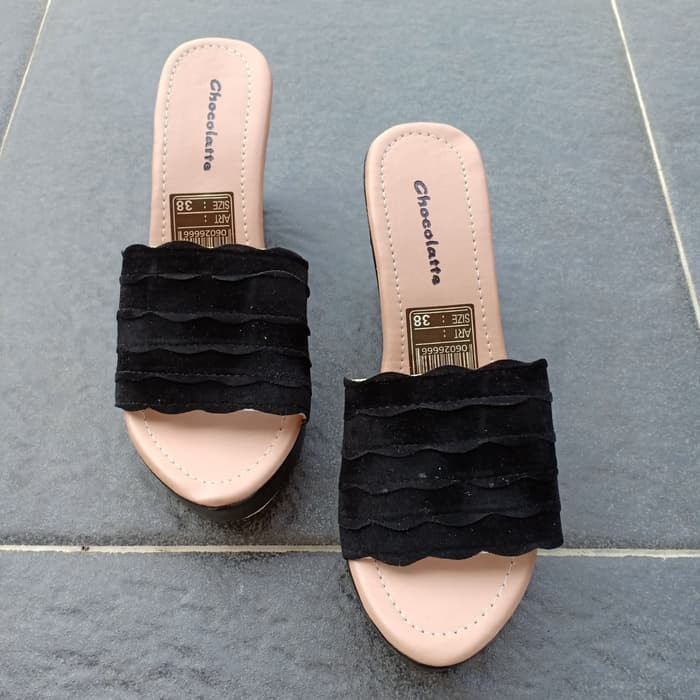 Đèn Led Siêu Sáng Giày Sandal Nữ Màu Đen In Hoa WM757 Mr108