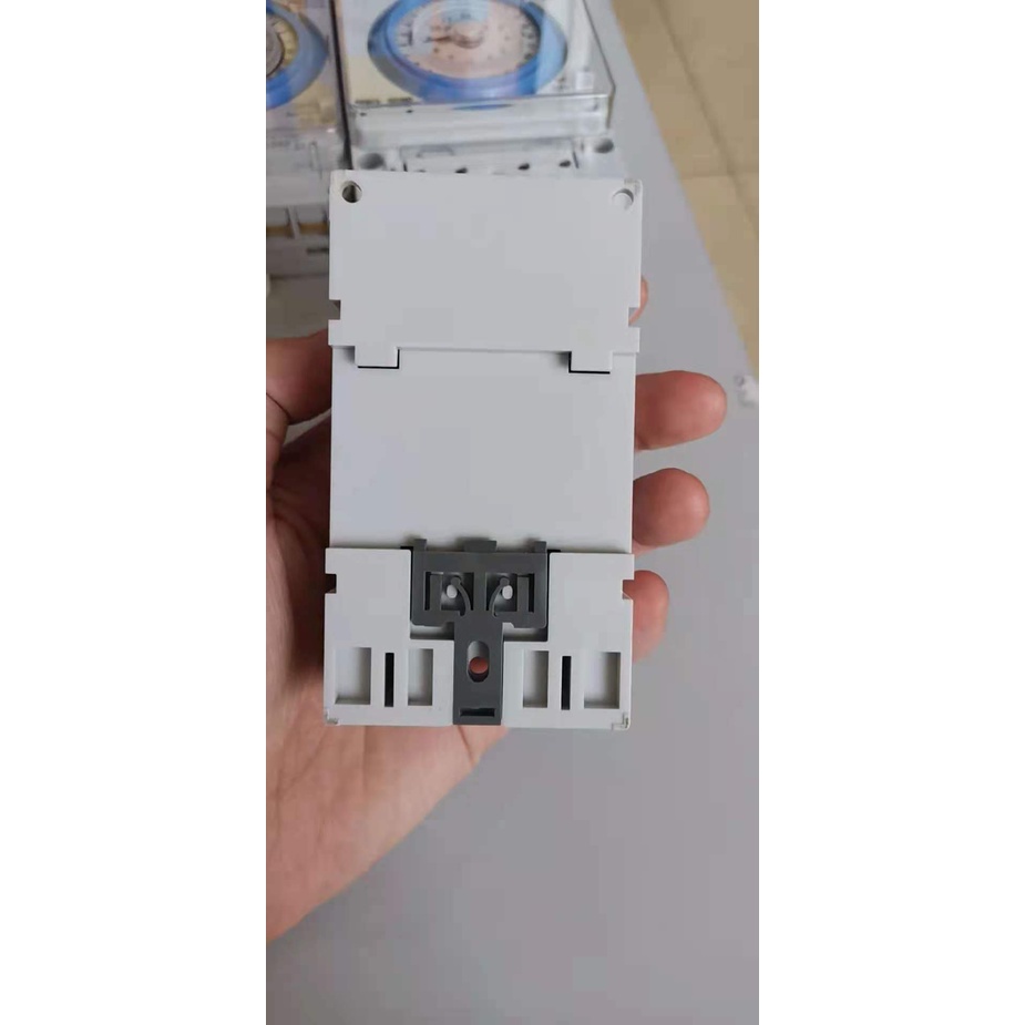 Combo bộ công tắc hẹn giờ KG316 T-II và Contactor công suất lớn 32A sử dụng điện 1 pha và 3 pha giúp hẹn giờ bật tắt