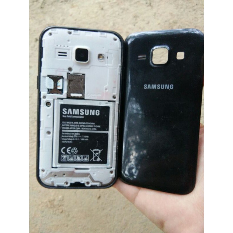 Điện thoại cũ Samsung Galaxy J1 (2015)