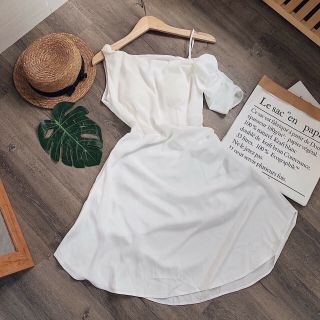ĐẦM TRẮNG RỚT VAI CỔ ĐỔ 🍂