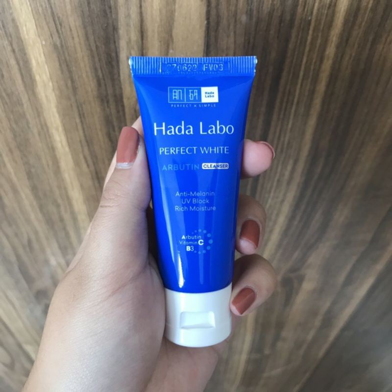 Sữa Rửa Mặt Dưỡng Sáng Da HADA LABO PERFECT WHITE ARBUTIN CLEANSER 80g (tuýp xanh)