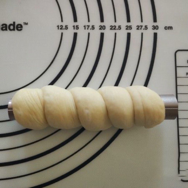 Khuôn làm bánh mỳ cuộn