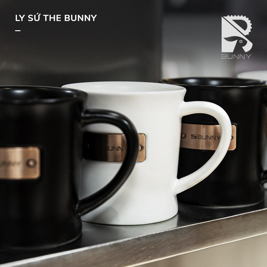 Classic Mug with Metal Badge - Ly sứ tráng men cao cấp The Bunny Coffee