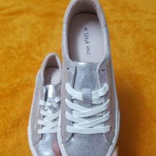 Giày nữ Za ra 👟👟 Metallic Sneakers