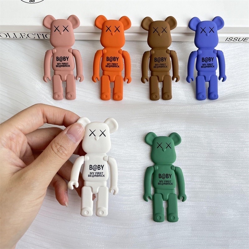 Giá đỡ chân Gấu Bear.brick kaws dựng điện thoại