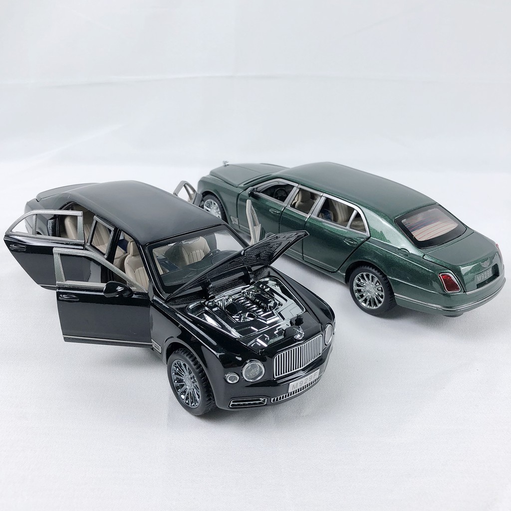 Mô hình xe ô tô Bentley Mulsanne Grand Limousine tỉ lệ 1:24, mở hết cửa, khung xe kim loại chắc chắn