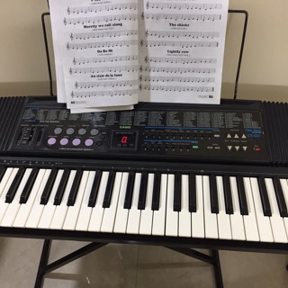 Đàn Organ Casio dùng luyện ngón