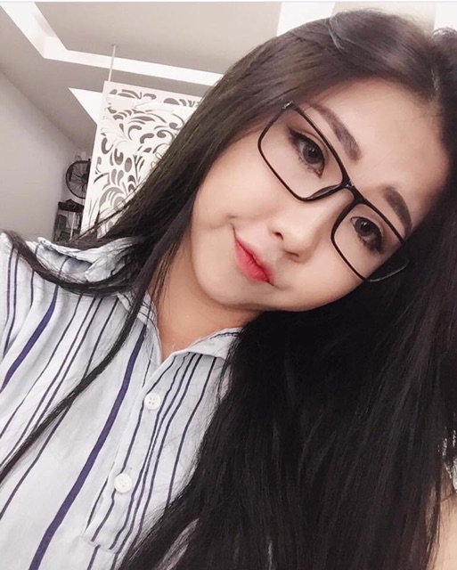 Kính gọng dẻo hot hit về ạ Đeo dô mũi cao gương mặt thon lắm ạ 😝😝 | BigBuy360 - bigbuy360.vn