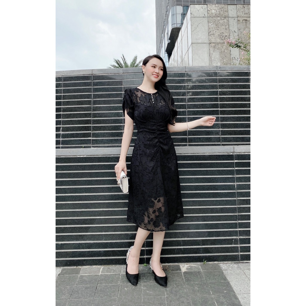 Đầm đen ren ép chìm phối ngọc ngực quý phái - DAM0017
