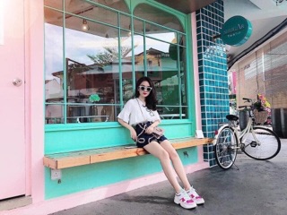 ÁO TRỄ VAI TRẮNG