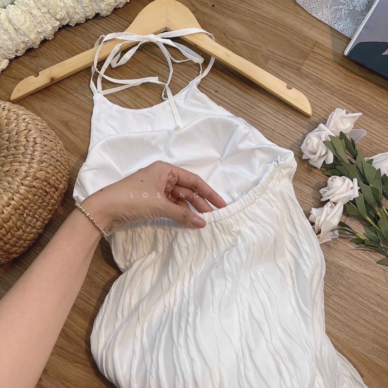 ĐẦM CỔ YẾM
