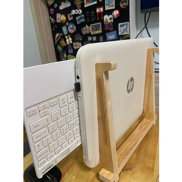 Giá đỡ laptop gỗ tái chế bảo vệ môi trường - SP không lợi nhuận