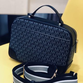 Túi Michael Kors