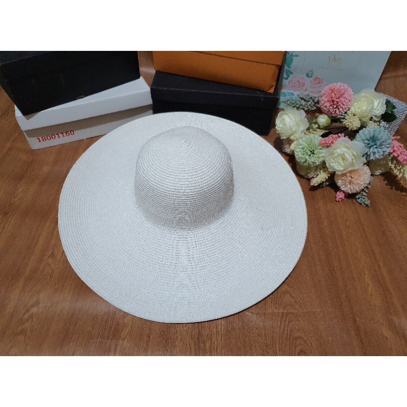 Mũ cói đi biển vành rộng sang chảnh