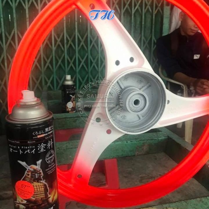 Combo 4 chai sơn samurai 57 màu đỏ huỳnh quang gồm: uch210 - uc1002 - 57 - k1k - giấy nhám p800