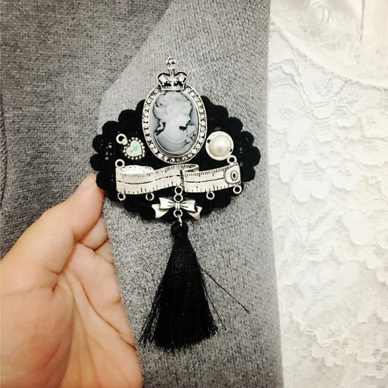 Ghim cài áo hình bông hoa sang trọng dành cho nữ