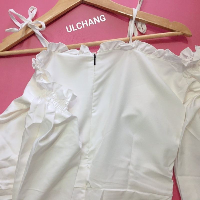 Đầm trắng bẹt vai 2 dây tay bo siêu hot