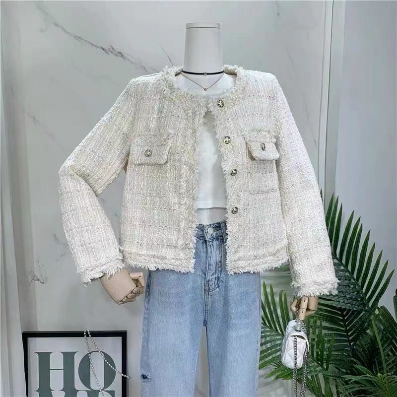 Khoác dạ twed đang Hàn quốc