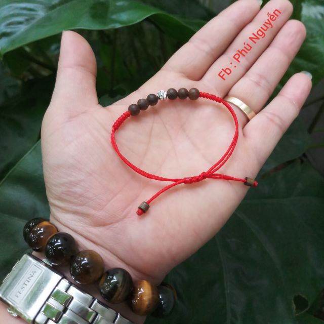 Vòng Chỉ Đỏ Mix Gỗ Trắc - Charm Hoa ( Thông báo size cổ tay )