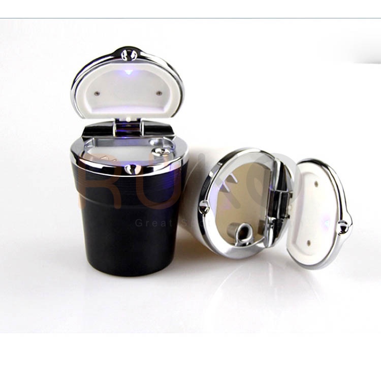 1 Gạt tàn thuốc nhựa mini có đèn led dành cho xe hơi, ô tô