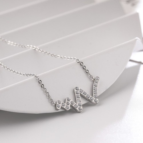 Dây Chuyền Nữ Hình Sấm Sét Có Đính Đá Nhân Tạo Titan Không Đen TT 2400