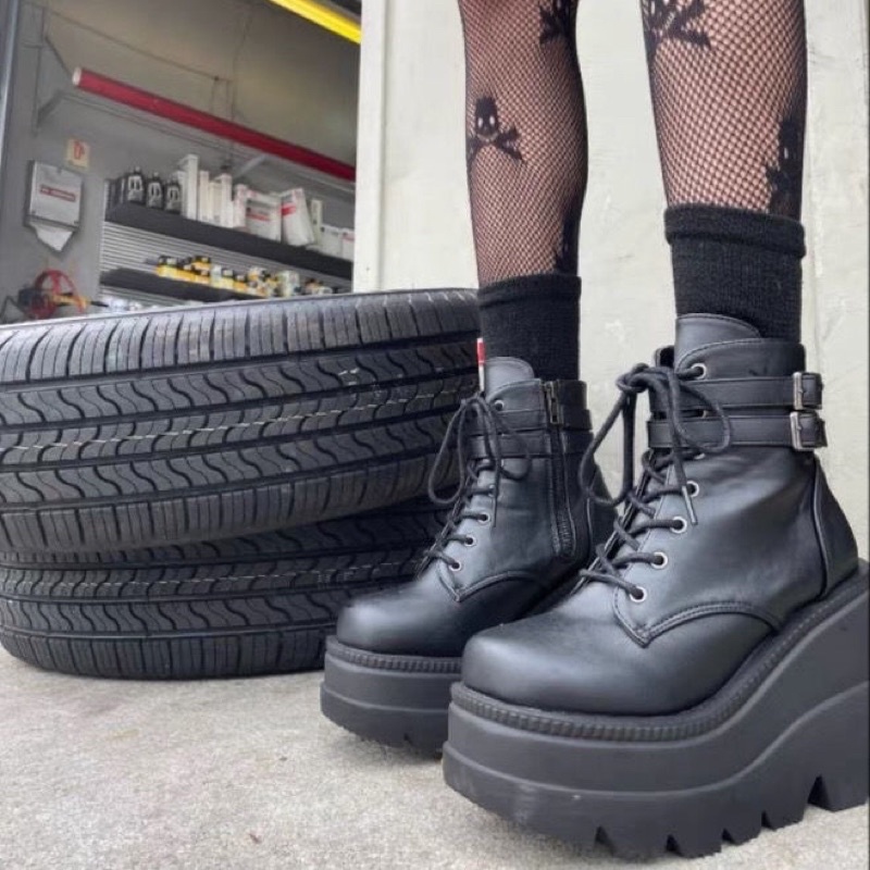 GIÀY BOOT THẤP ĐẾ 9,5CM PHONG CÁCH GOTHIC