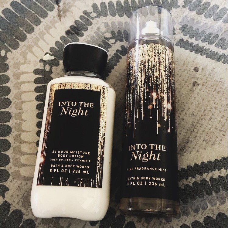 Xịt thơm toàn thân Bath & Body Works Into The Night