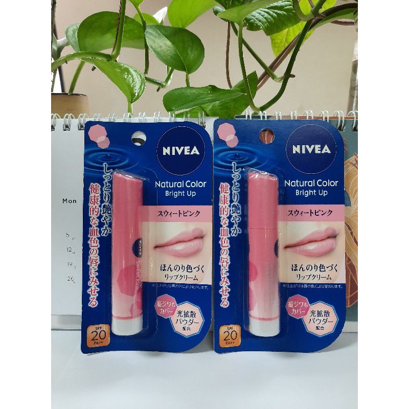 Son dưỡng Nivea có màu Nhật Bản