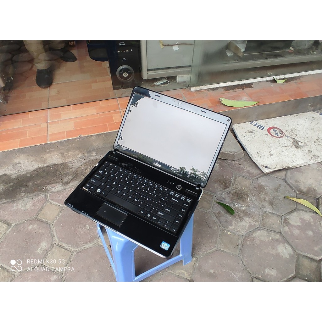 Laptop Fujitsu , chíp i5  ram 4G  màn hình 14 inch . Máy của Japan rất bền cấu hình cao đủ để xử lý mọi công việc