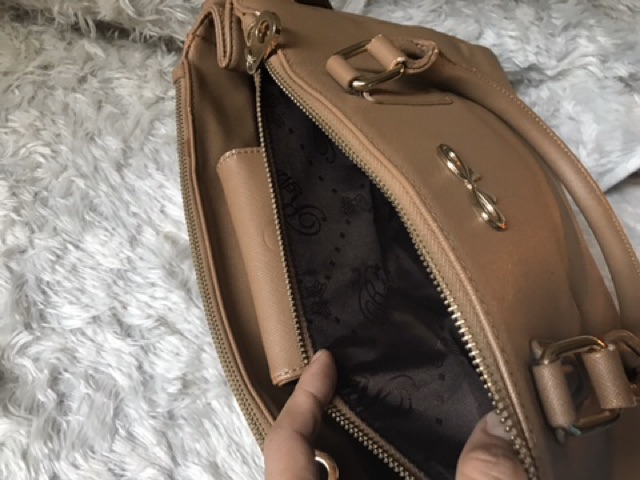 Sale túi đeo chéo si