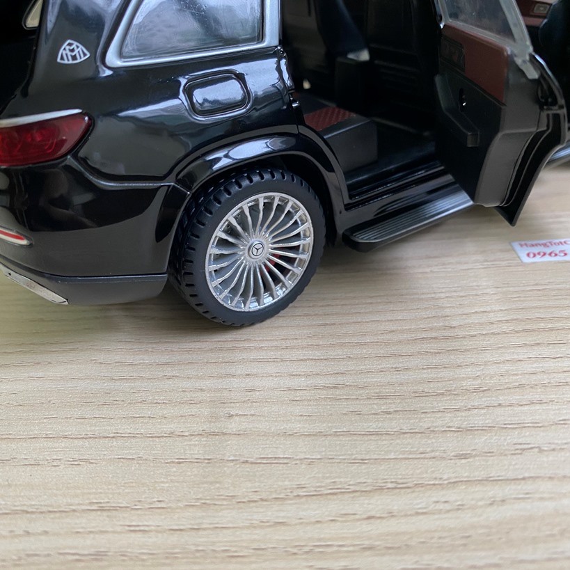 Mô hình xe Mercedes Maybach GLS 600 tỉ lệ 1:24 siêu to bằng hợp kim cực đẹp