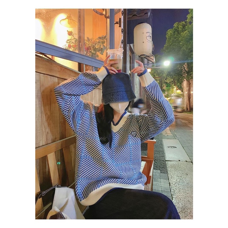 Áo len cổ chữ V dáng rộng phong cách Hàn Quốc thời trang cho nữ | BigBuy360 - bigbuy360.vn