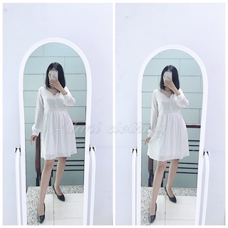 Đầm nút bọc xẻ lưng