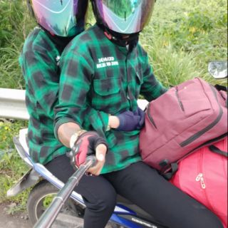 Áo sơ mi xanh dương