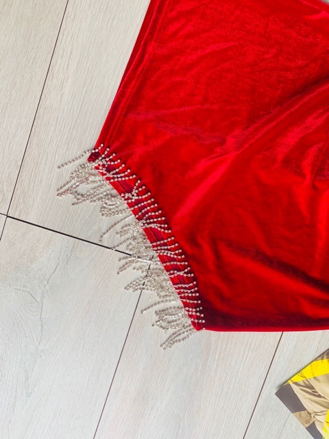 Gv-đầm ôm nhung thun 1 vai đính đá