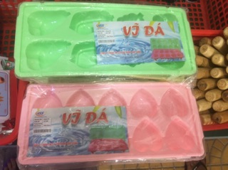 khay đá lớn
