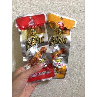 1 BỊCH CHÂN GÀ CAY 30 CHIẾC