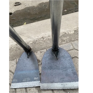Cuốc đào đất làm vườn có cán dài 1m - 1m2