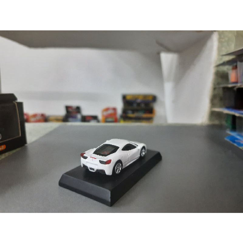 xe Kyosho tỉ lệ 1:64 - Ferrari 458 trắng , chỉ xe và đế