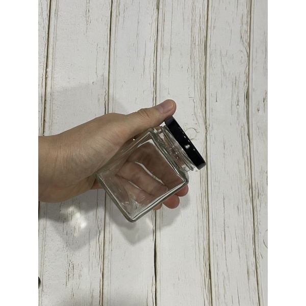 Hủ thủy tinh vuông 100ml có nắp