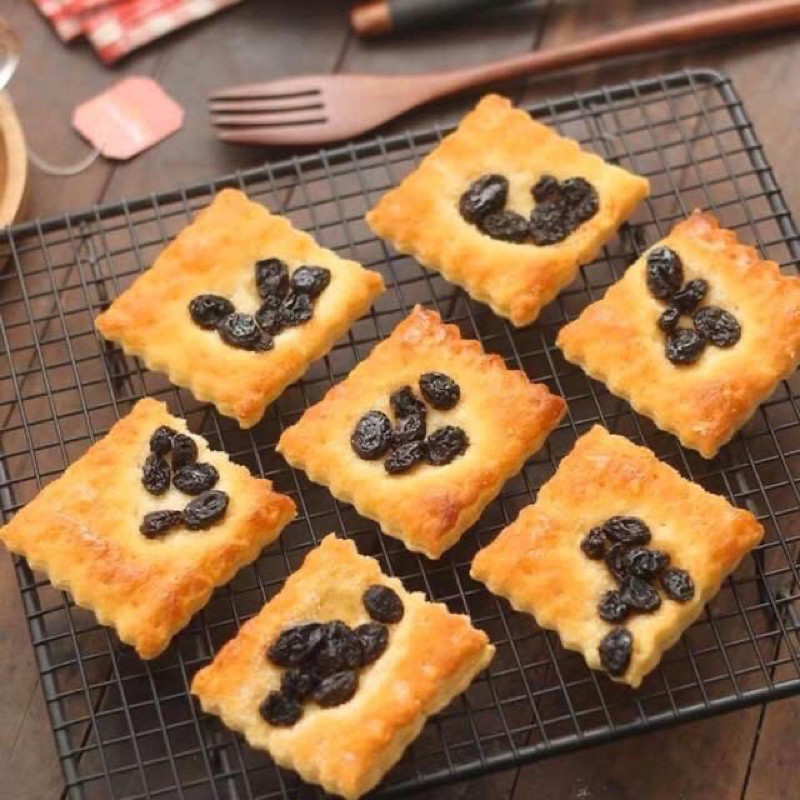 Bánh nướng nho Sanritsu Nhật Bản- gói 12 bánh