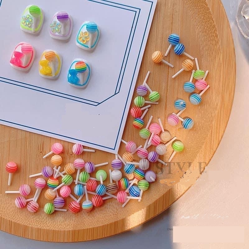 Kẹo Mút Đính Móng