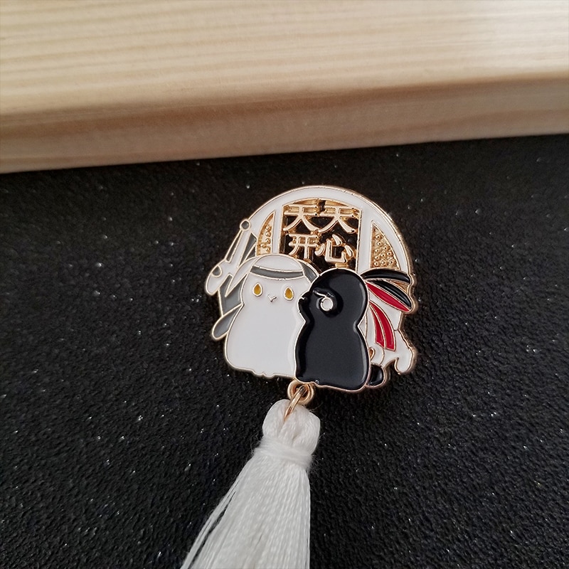 Ghim Cài Áo Hình Thỏ Trắng Đen Thời Trang