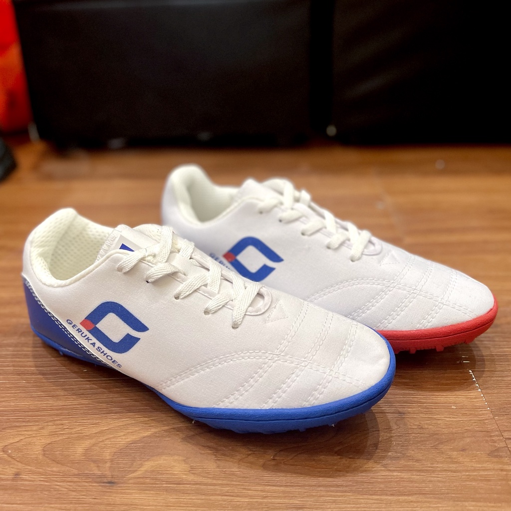 Giày Đá Bóng Nam Geruka Colorful, Giày Đá Banh Thể Thao Cỏ Nhân Tạo Nhẹ Mềm - 2evshop